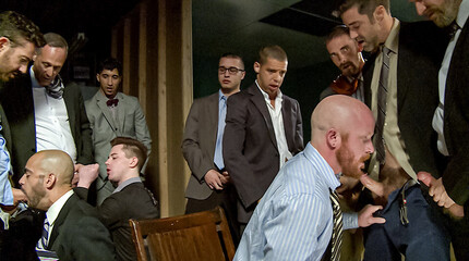 The cum is splashing all over the place!